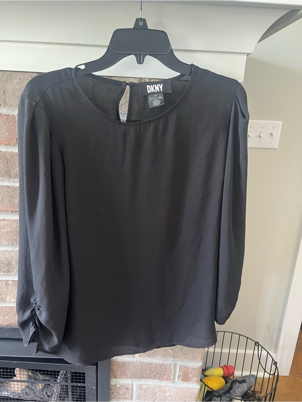 DKNY Black Long Sleeve Round-Neck Blouse